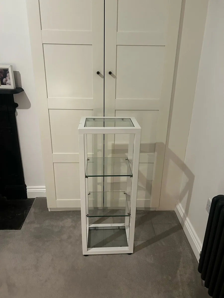 Free shelving unit - Image 1