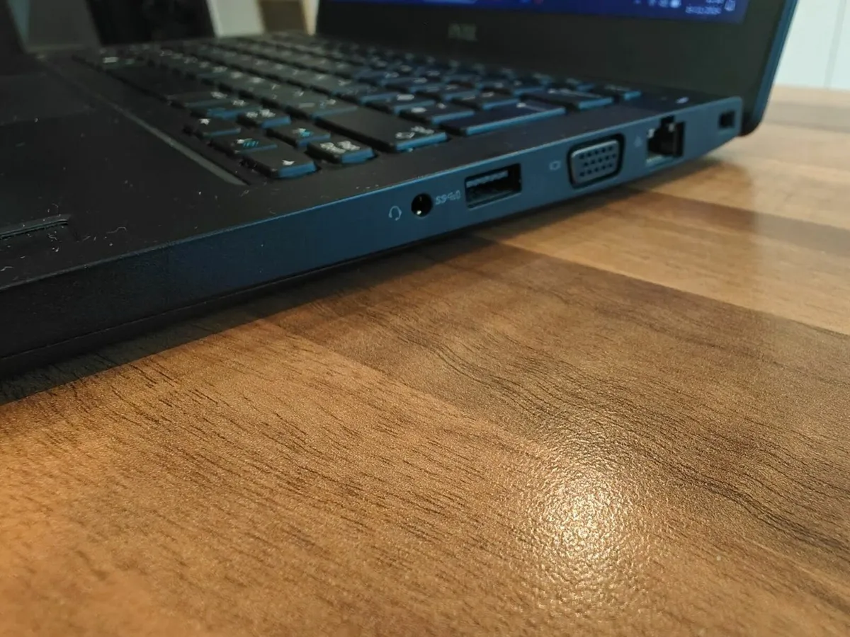 DELL Latitude E5290 | INTEL i5 | 8GB | 256GB | 12" - Image 4