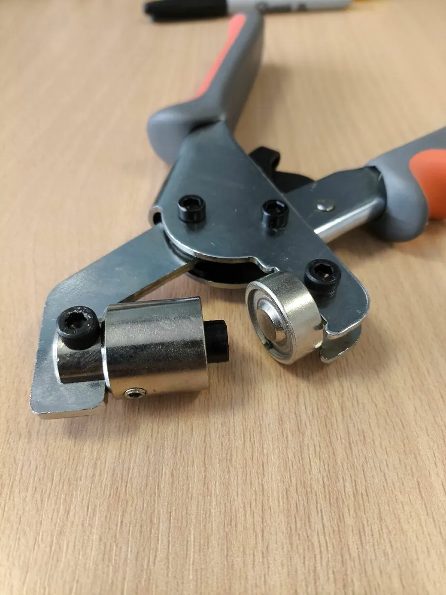 Grommet Eyelet Pliers works only with 10mm eyelets - Image 3