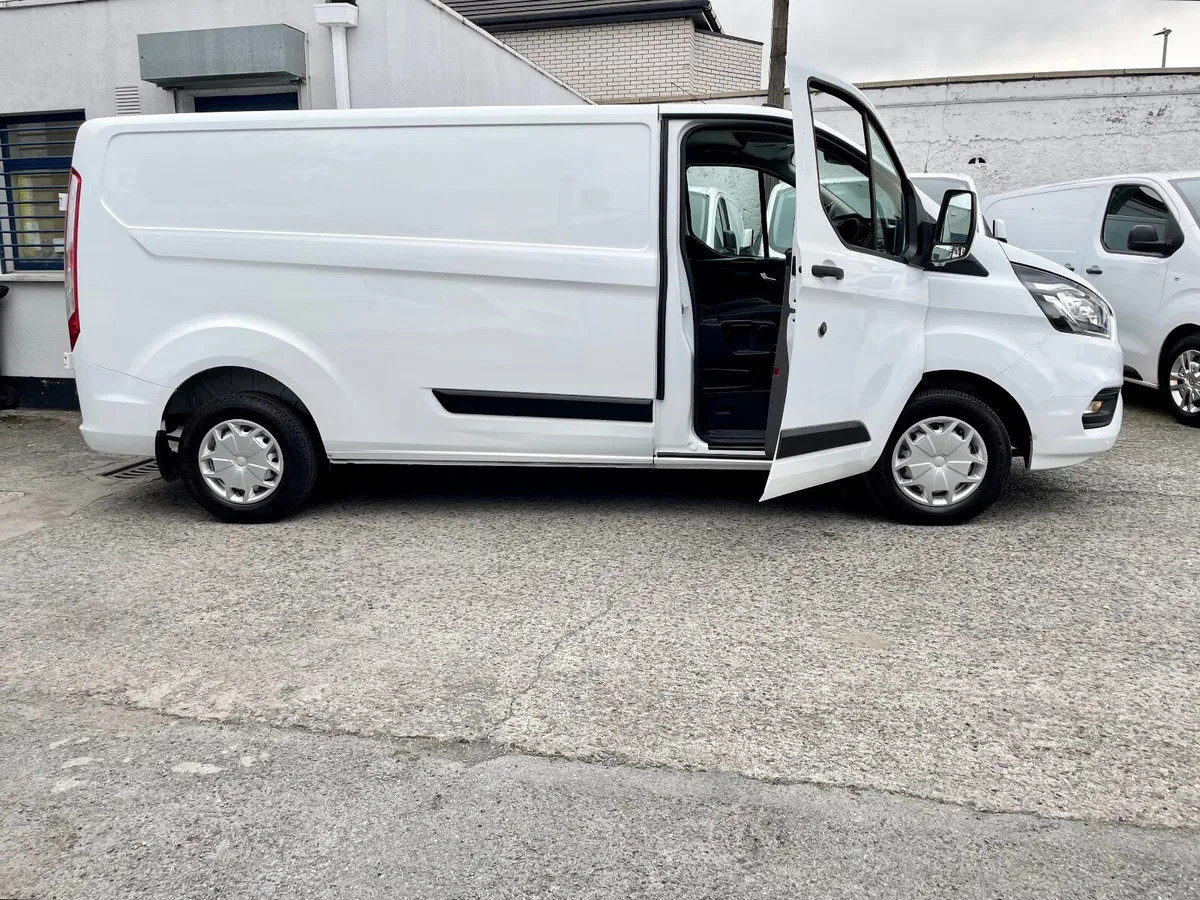 Ford Transit Custom Trend 2.0TDCI 130PS LWB,2023 - Image 3