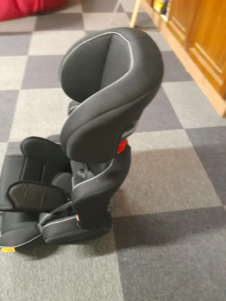 Child's car seat AGE 2-5 - Image 2