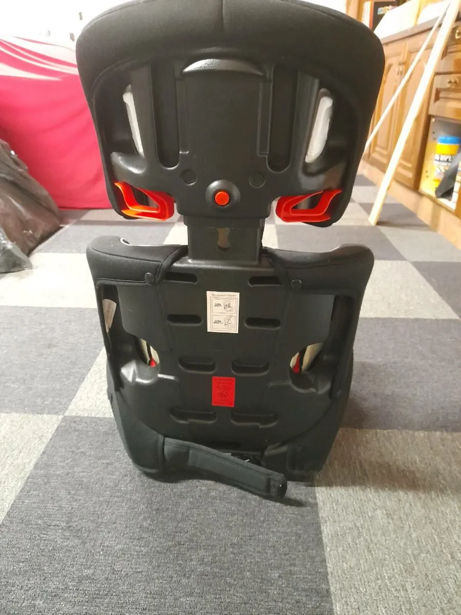 Child's car seat AGE 2-5 - Image 3