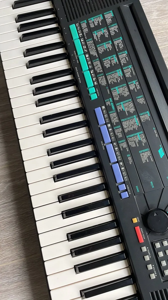 Large Yamaha Piano Keyboard - Image 1