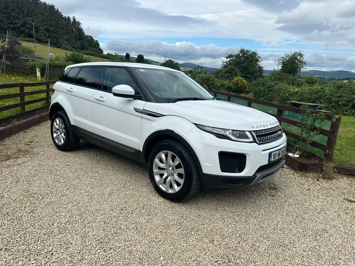 Land Rover Evogue 2018 like new - Image 3