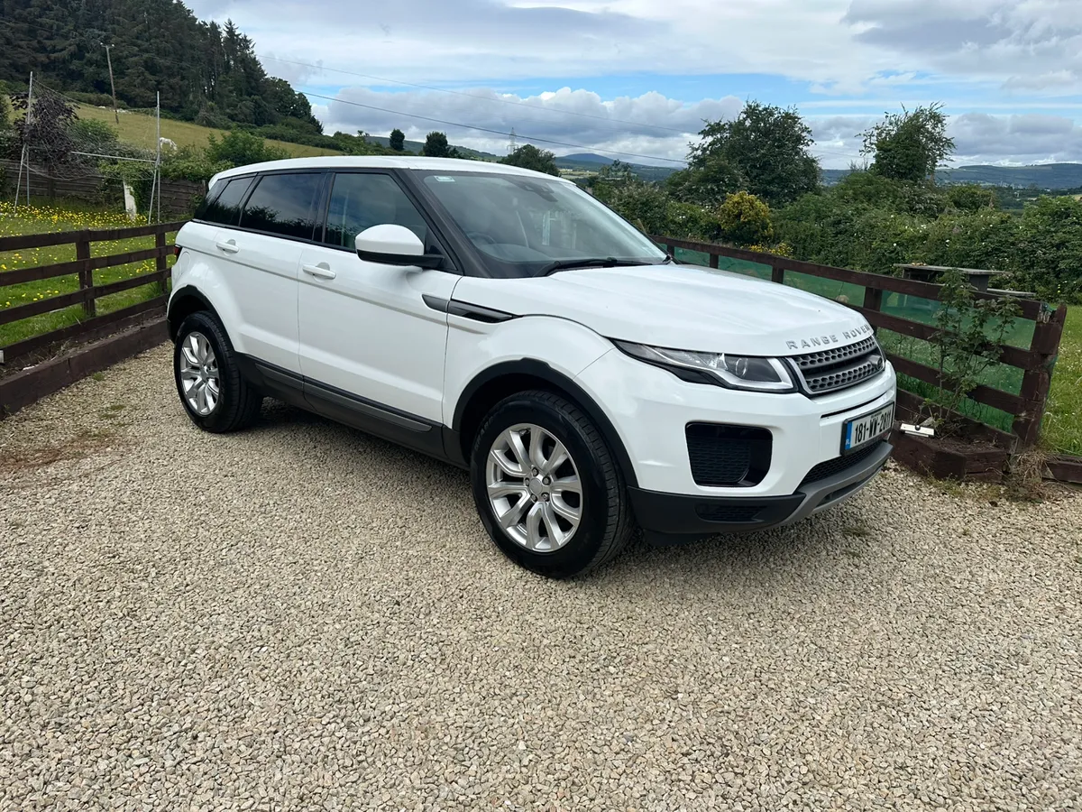 Land Rover Evogue 2018 like new - Image 4