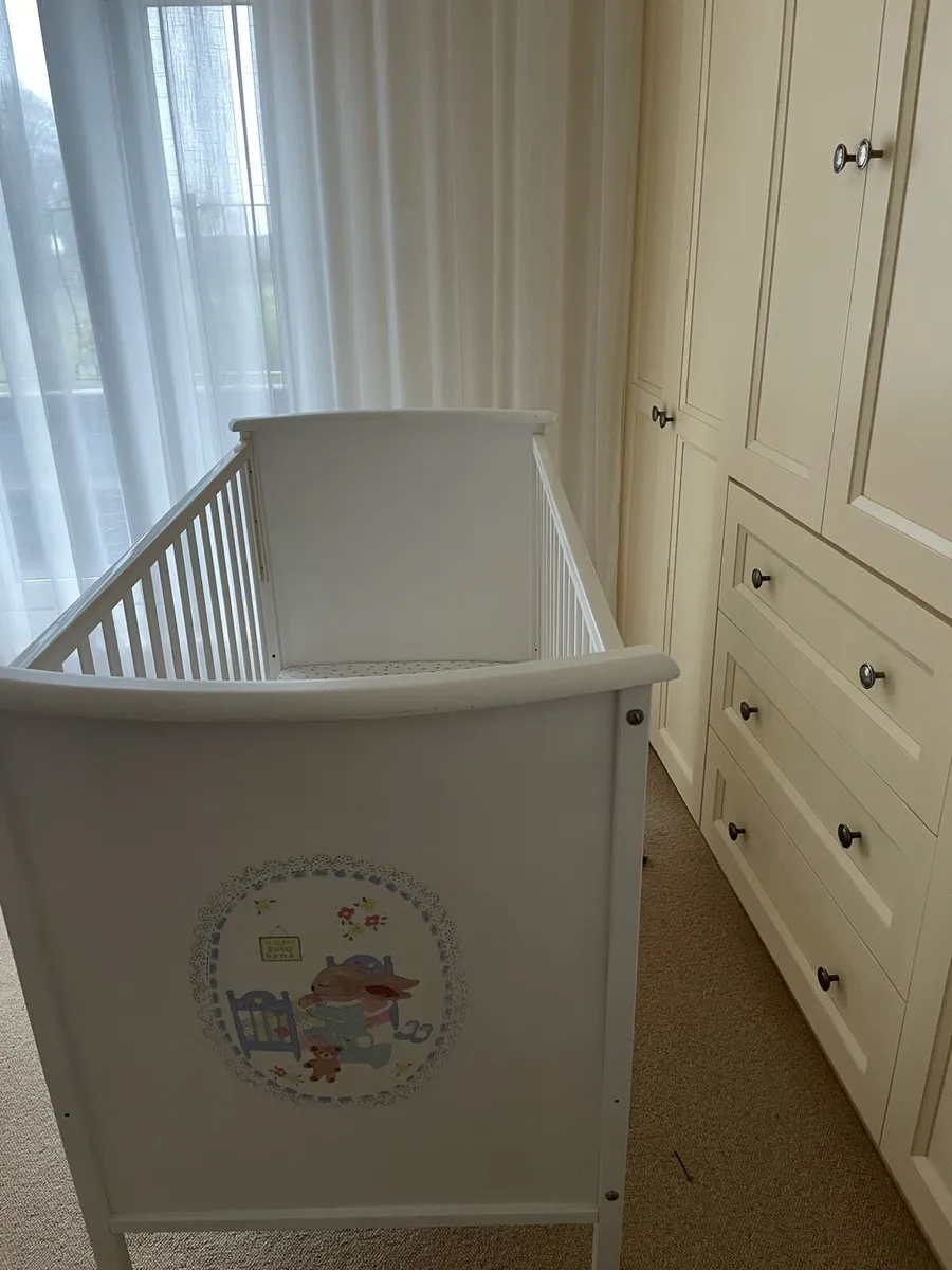 Baby cot and travel cot. - Image 1