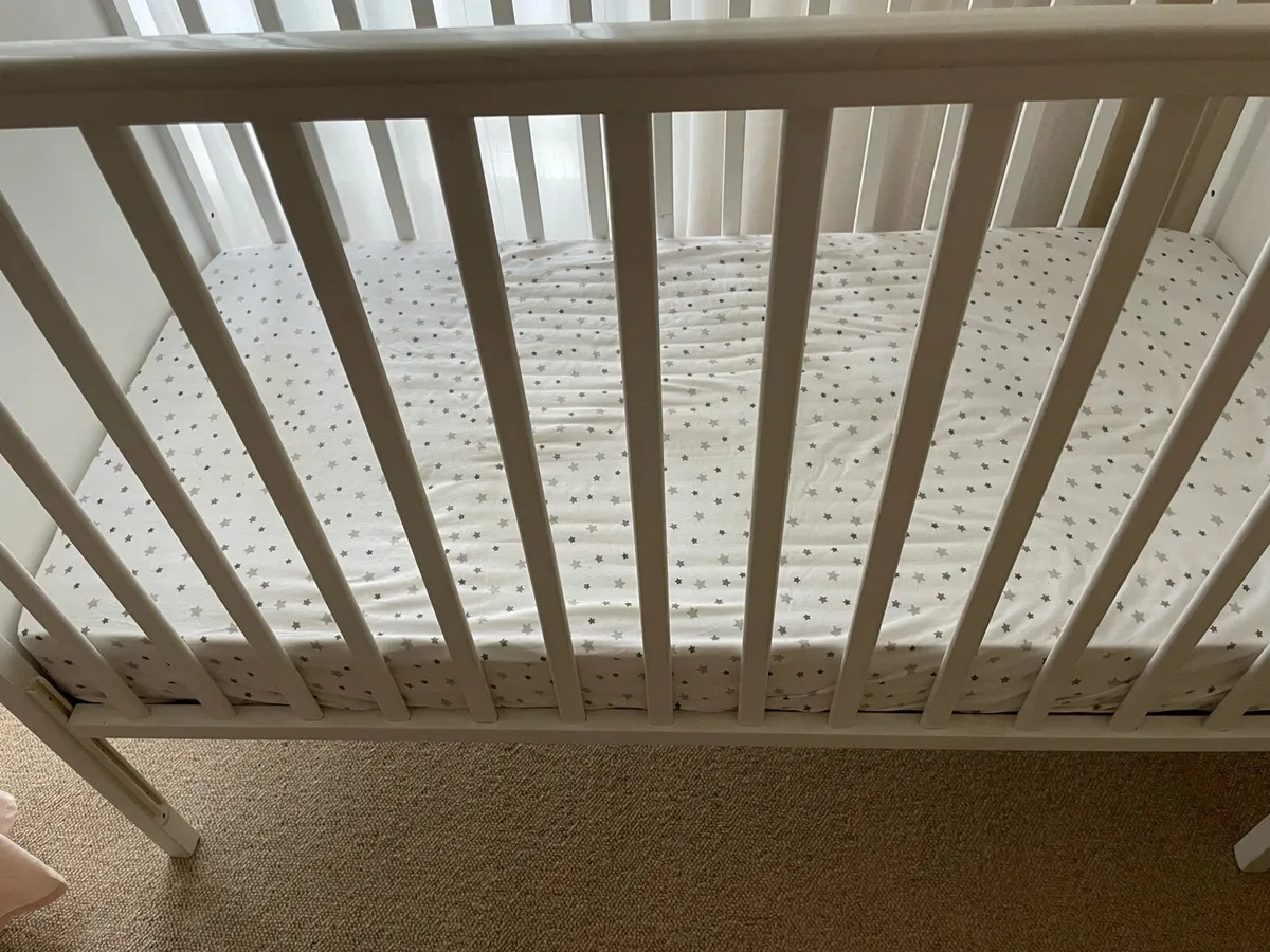 Baby cot and travel cot. - Image 3