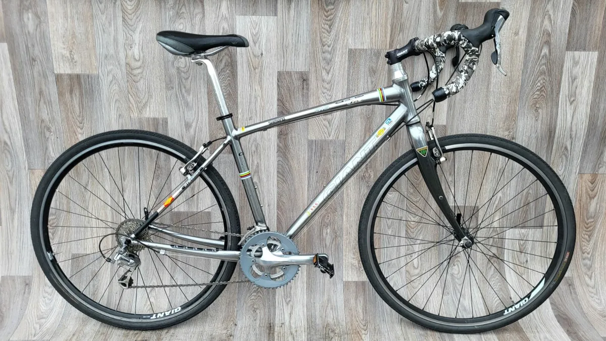 Giant CROSS, SUPER LIGHTWEIGHT - Image 1