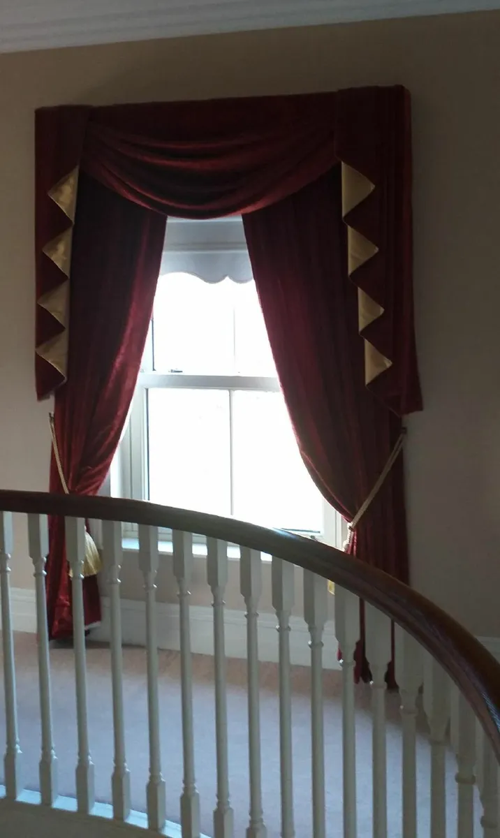 CURTAINS - Image 1