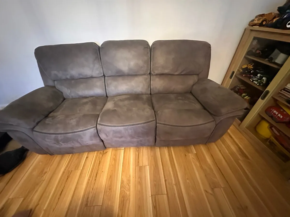 Three seater couch - Image 2
