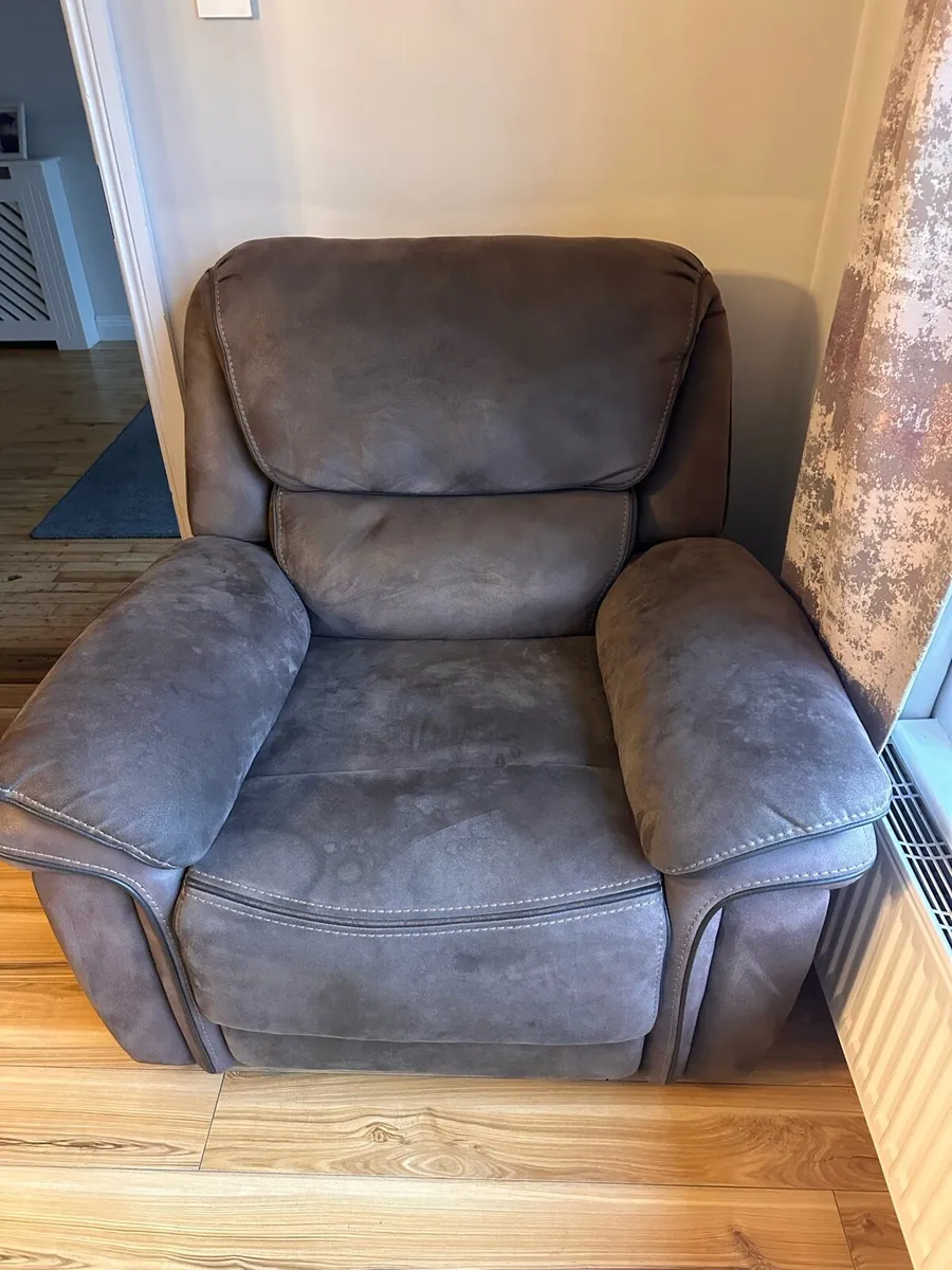 Three seater couch - Image 4