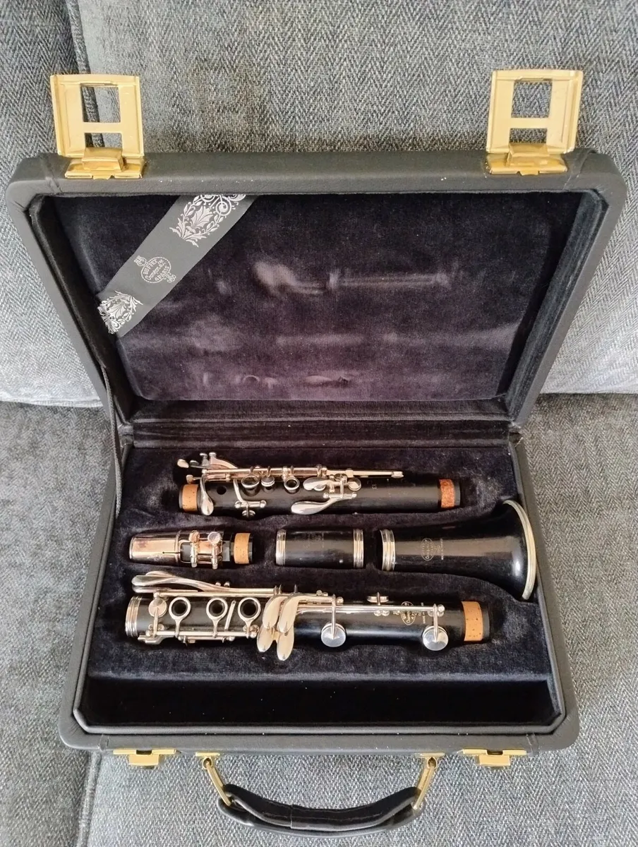 Buffet Crampon E13 Bb clarinet - Image 1