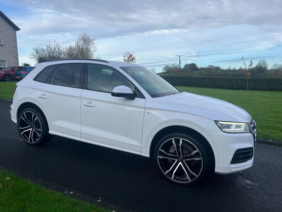 Audi Q5 2.0 tdi S-line - Image 1