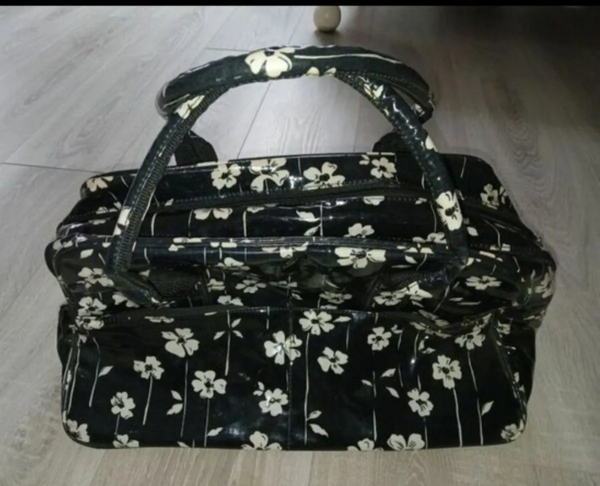 Newborn Baby bundle changing bag with nappies, 2 o - Image 2