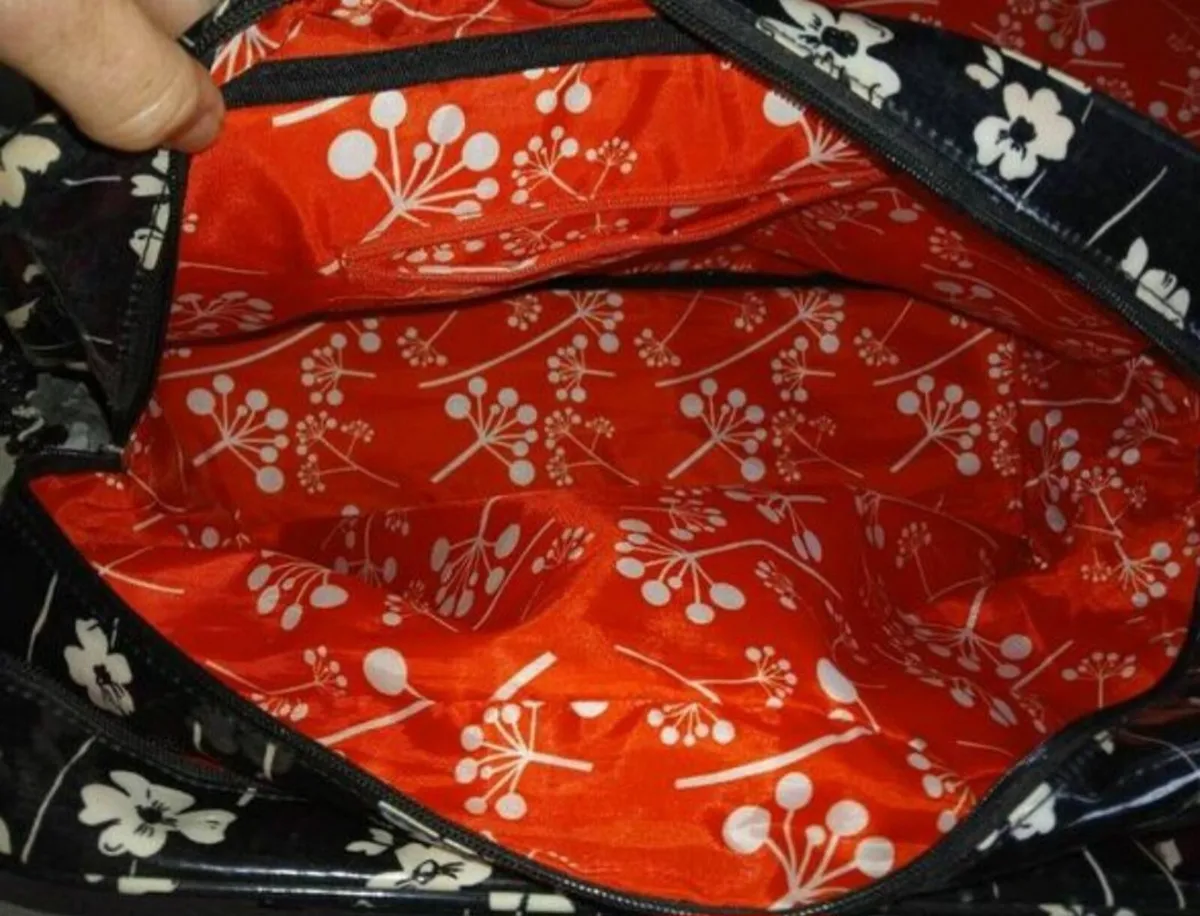 Newborn Baby bundle changing bag with nappies, 2 o - Image 4