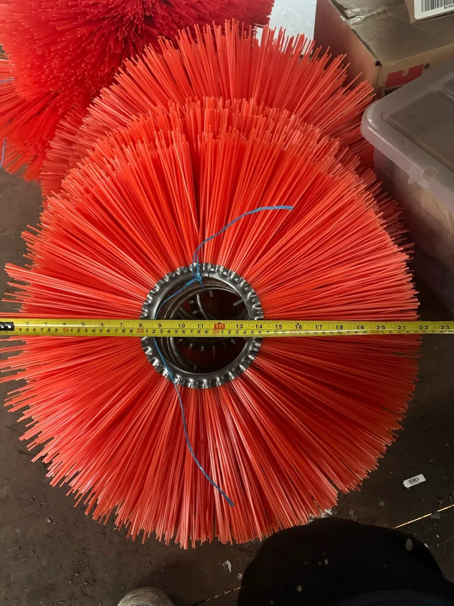 Road sweeper brushes - Image 1