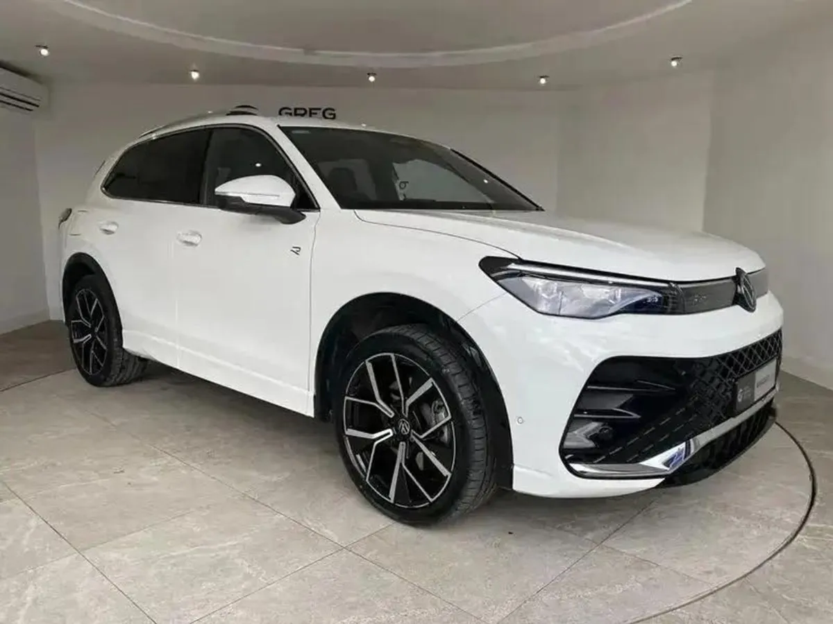 Volkswagen Tiguan 2.0 TDI R-line 5dr DSG - Image 1