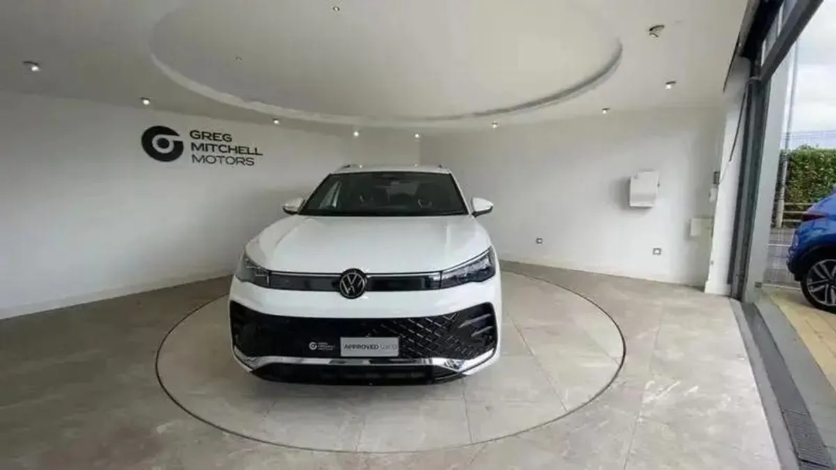 Volkswagen Tiguan 2.0 TDI R-line 5dr DSG - Image 3