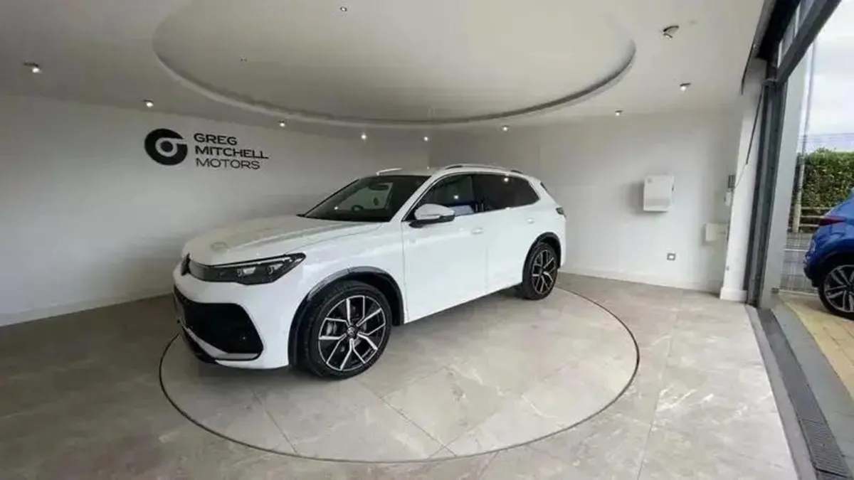 Volkswagen Tiguan 2.0 TDI R-line 5dr DSG - Image 4