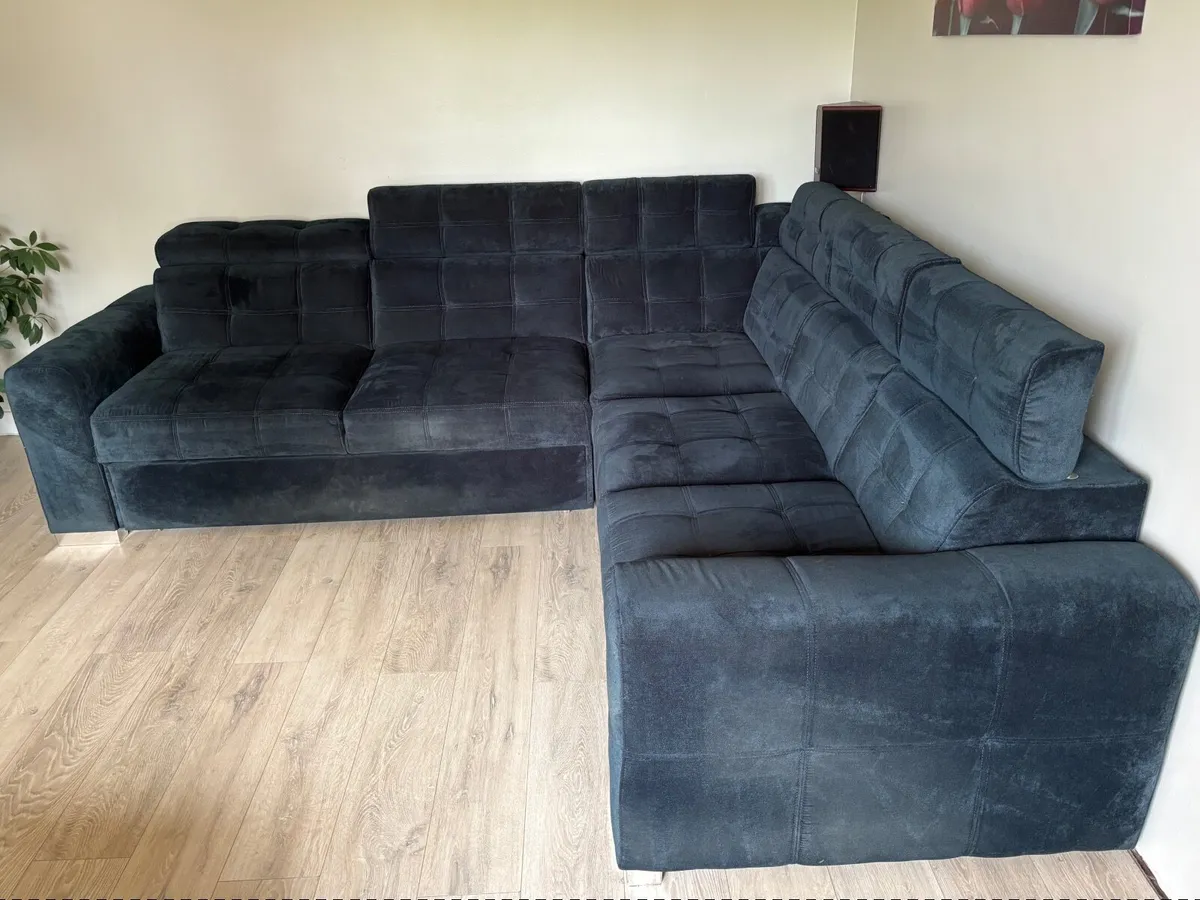 Couch - Image 1
