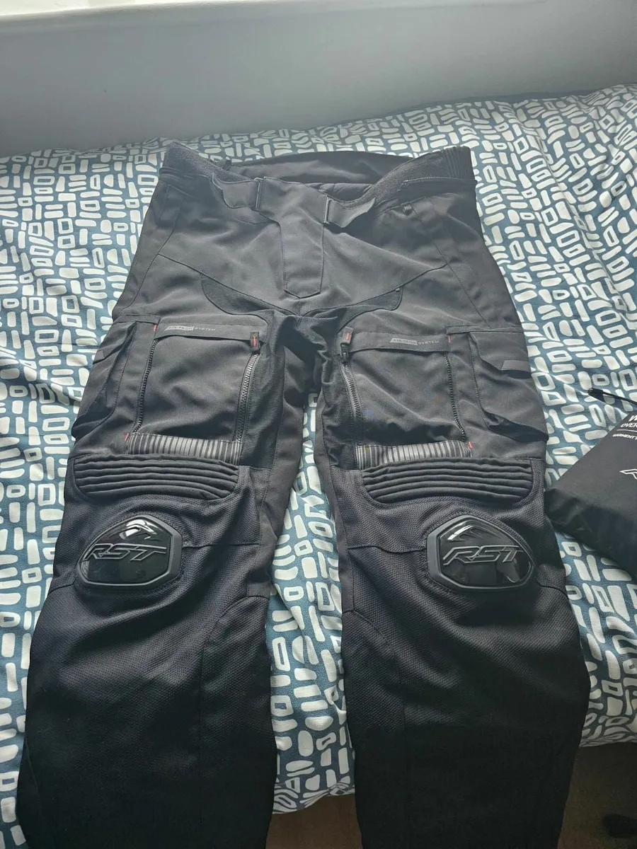 Motorcycle trousers - Image 1
