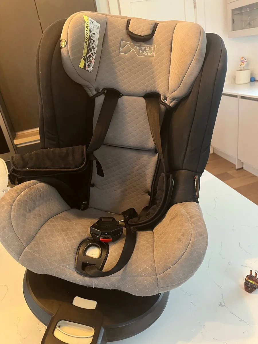 Child’s car seats x 2 - Image 2