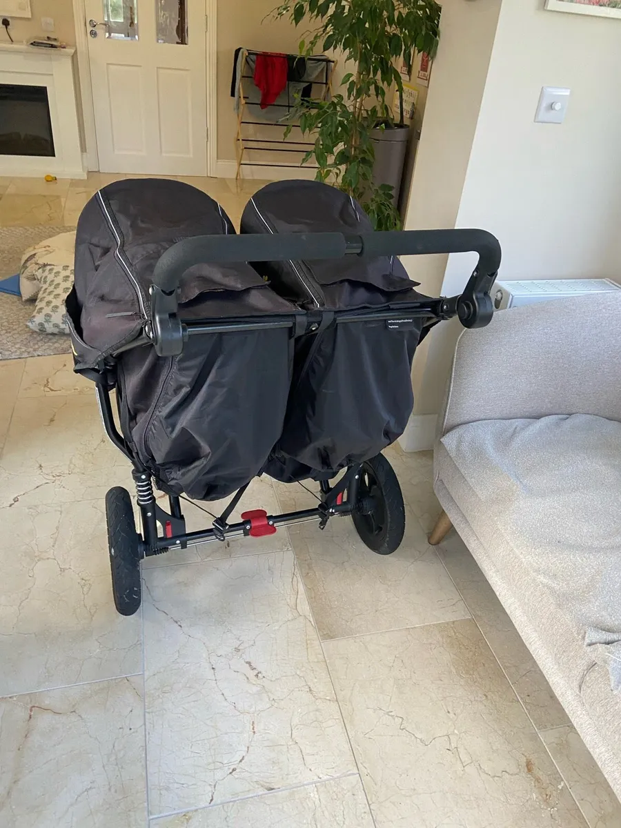 Out n about double buggy - Image 3