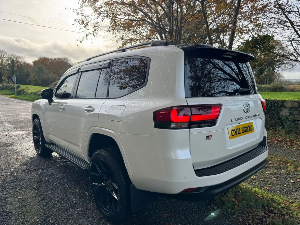 2025 TOYOTA LANDCRUISER LC300 - Image 4