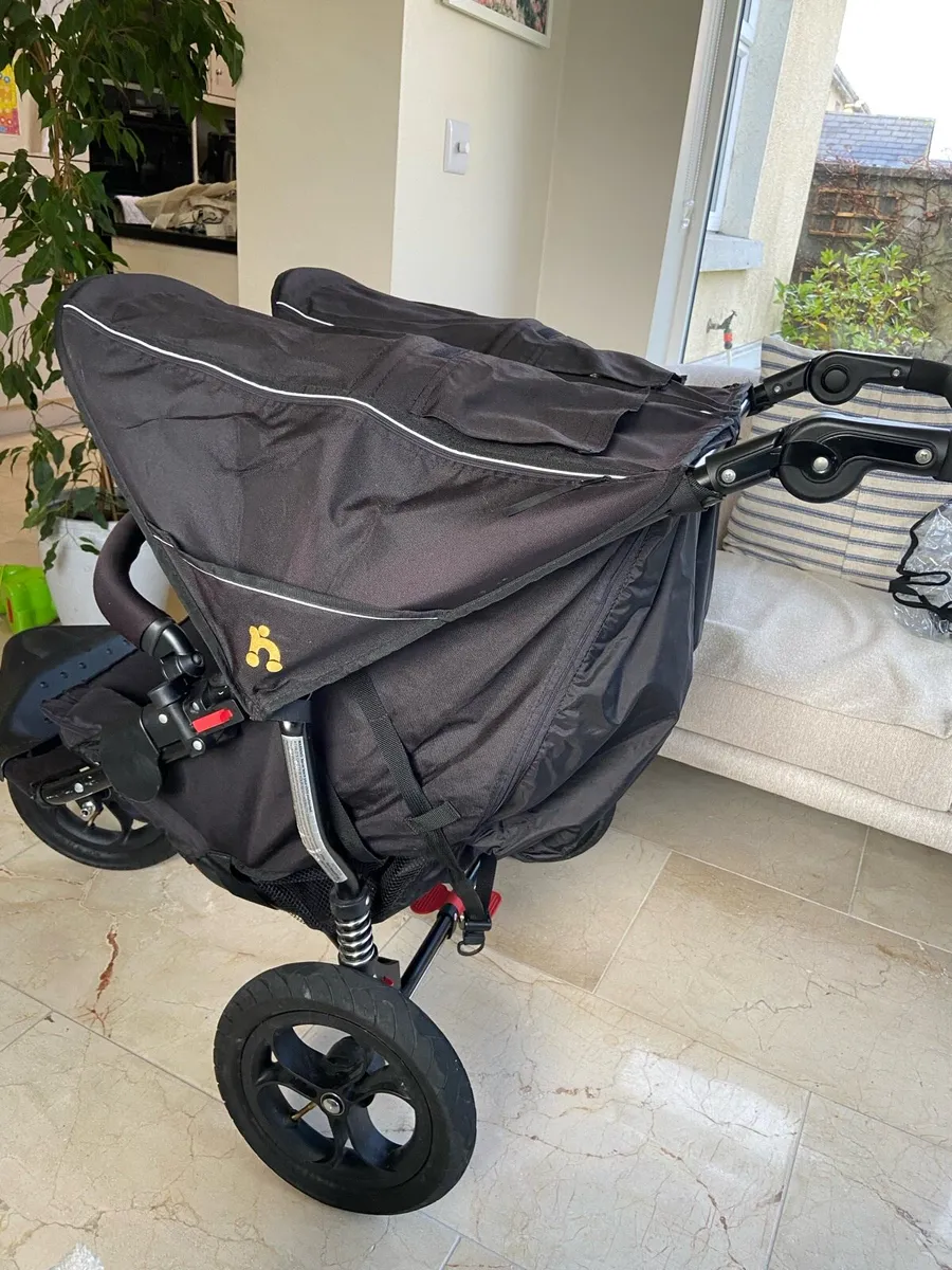 Out n about double buggy - Image 4