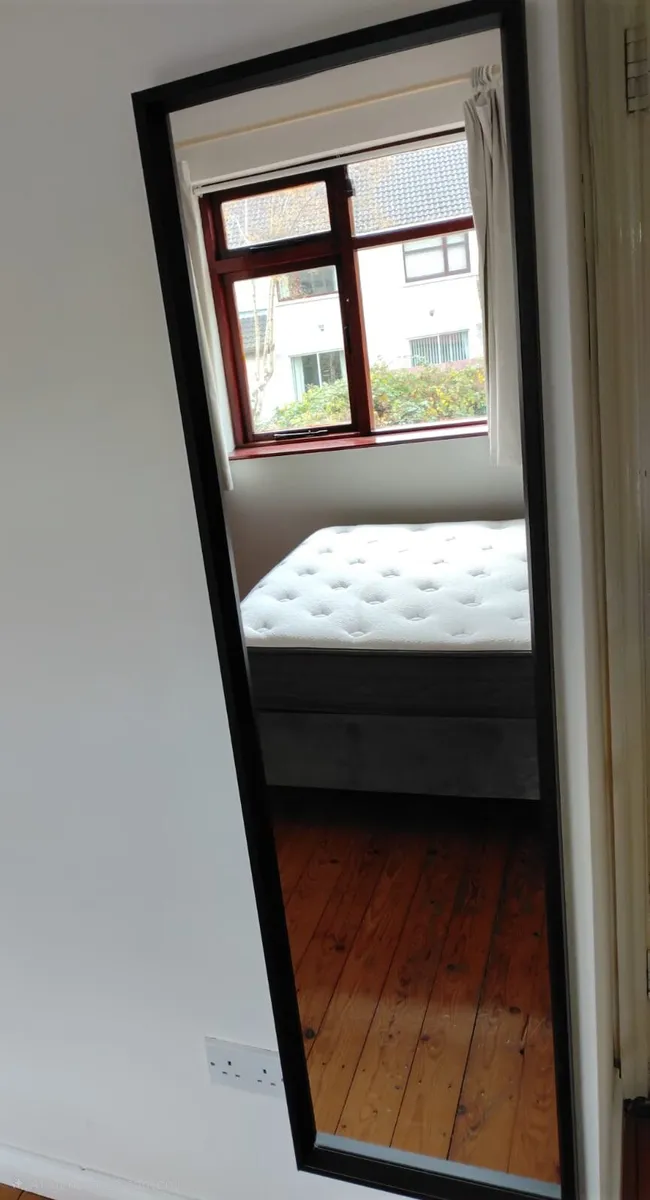 Large mirror - Image 1