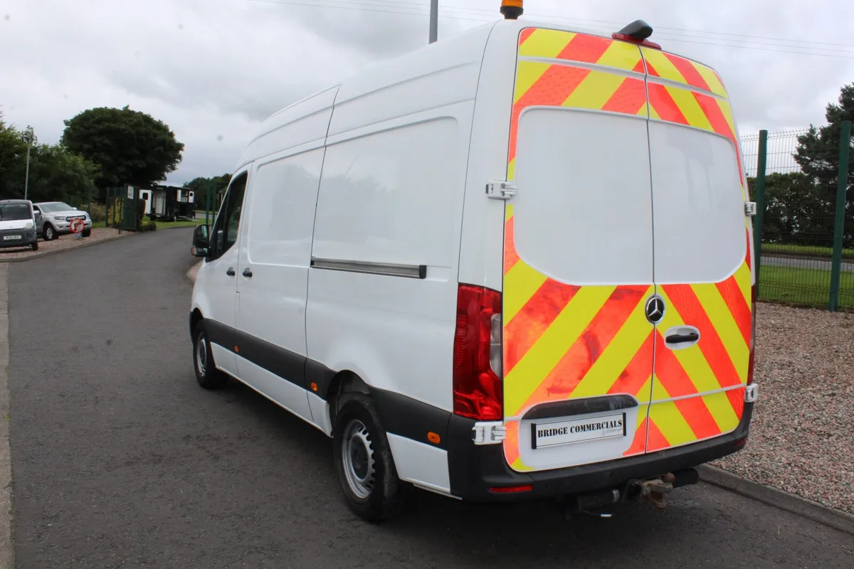 2021 Mercedes-Benz Sprinter 315 L2H2 7000kgs - Image 2