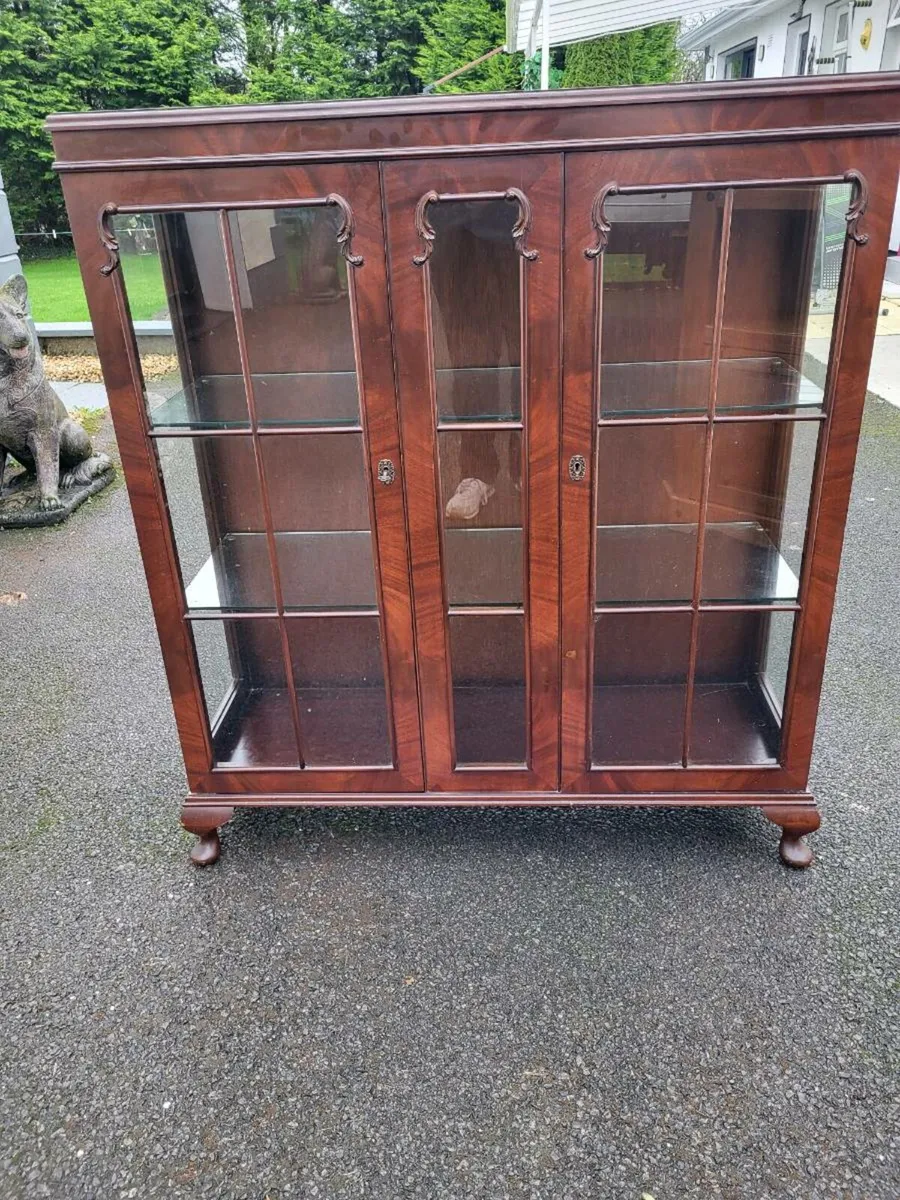 Lovely China Display Cabinet - Image 1
