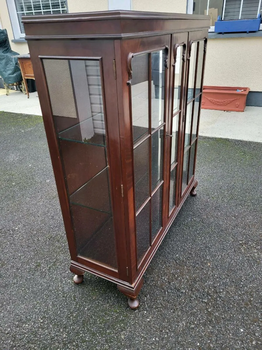 Lovely China Display Cabinet - Image 2