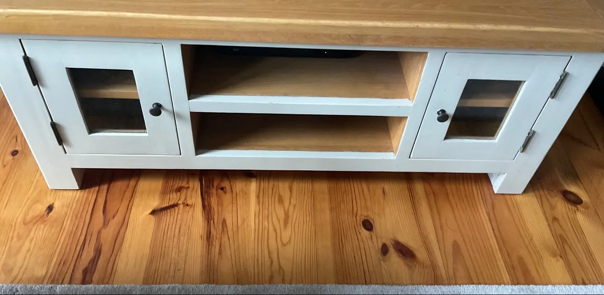 Solid oak tv cabinet - Image 2