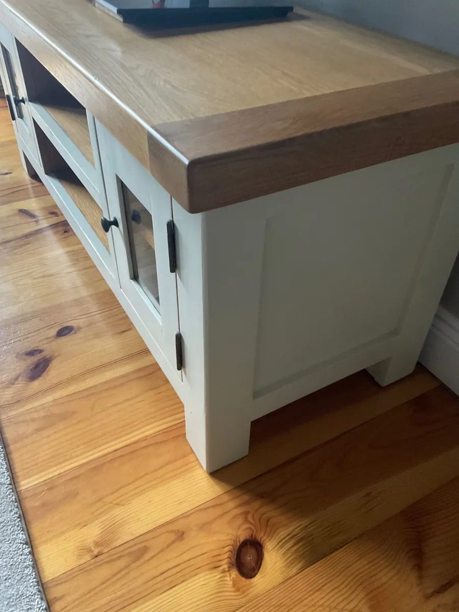 Solid oak tv cabinet - Image 4