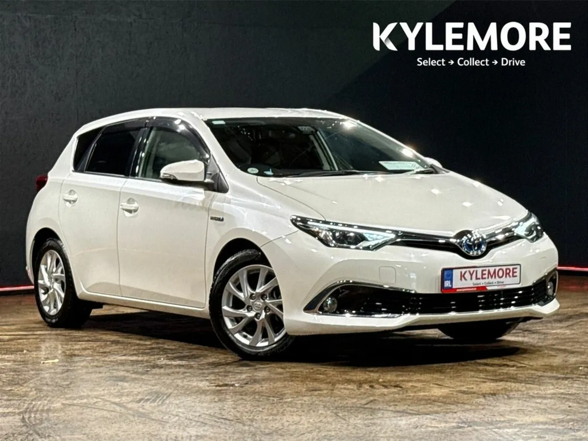 Toyota Auris 1.8 PETROL HYBRID - REVERSE CAMERA - - Image 1
