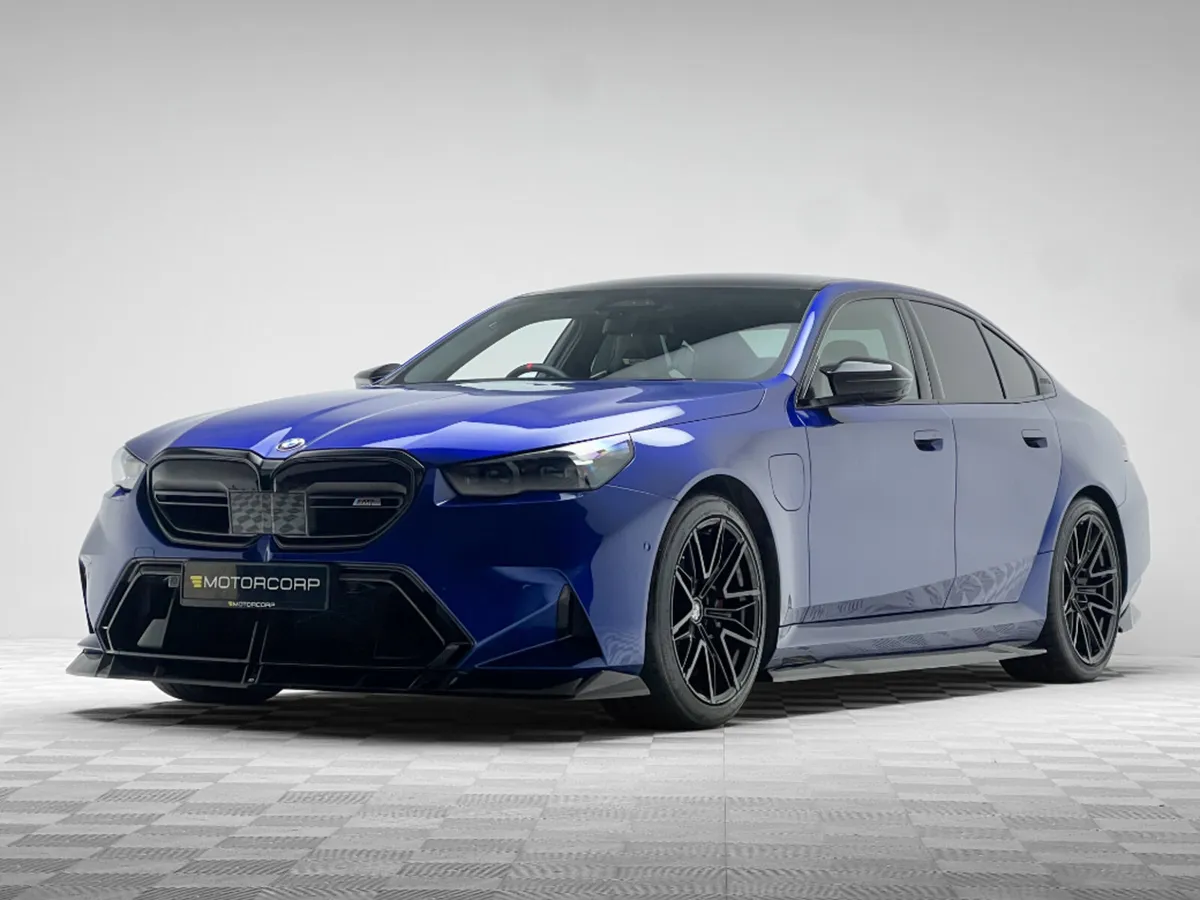 BMW M5 M5 4.4 PHEV 727HP MARINA BAY - Image 3