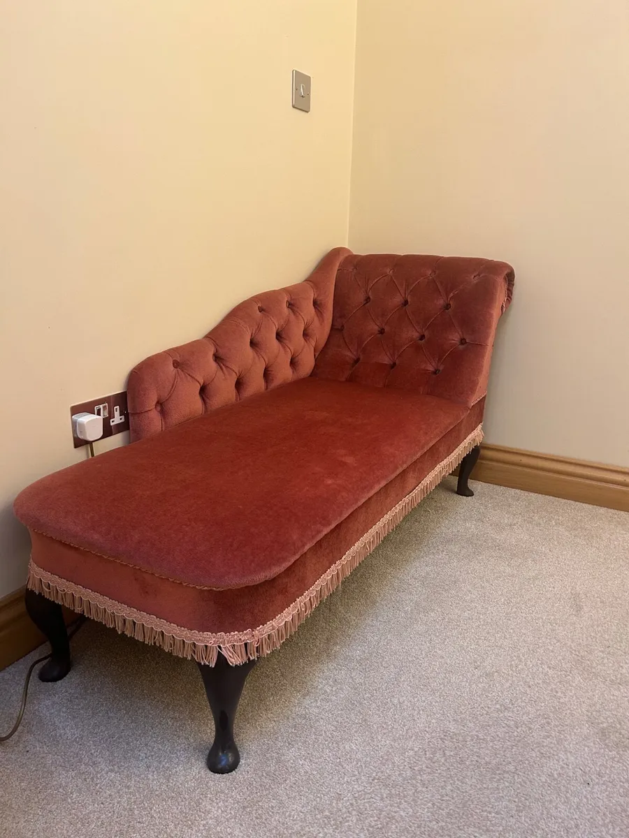 Chaise Lounge - Image 1