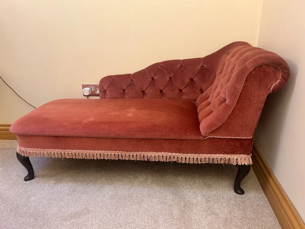 Chaise Lounge - Image 3