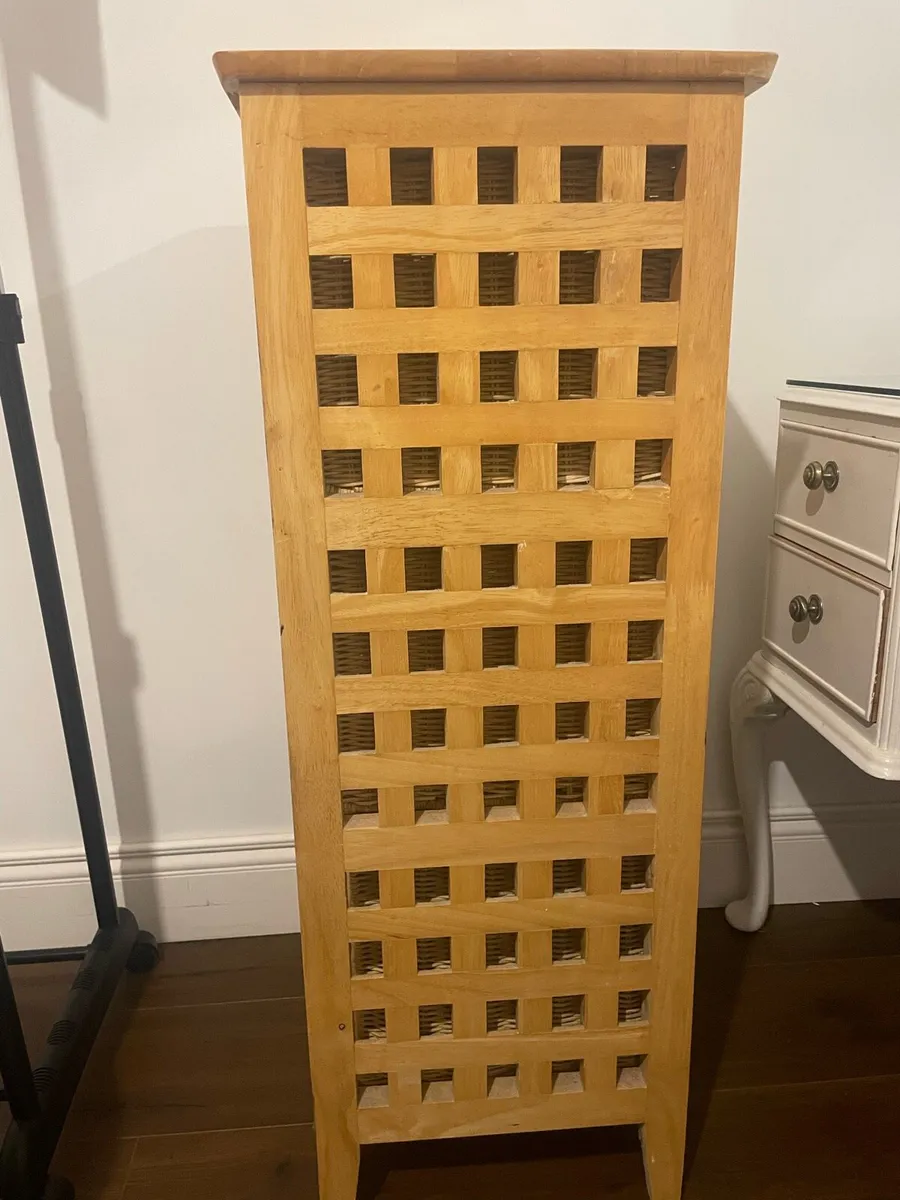 Wicker chest of drawers - Image 3