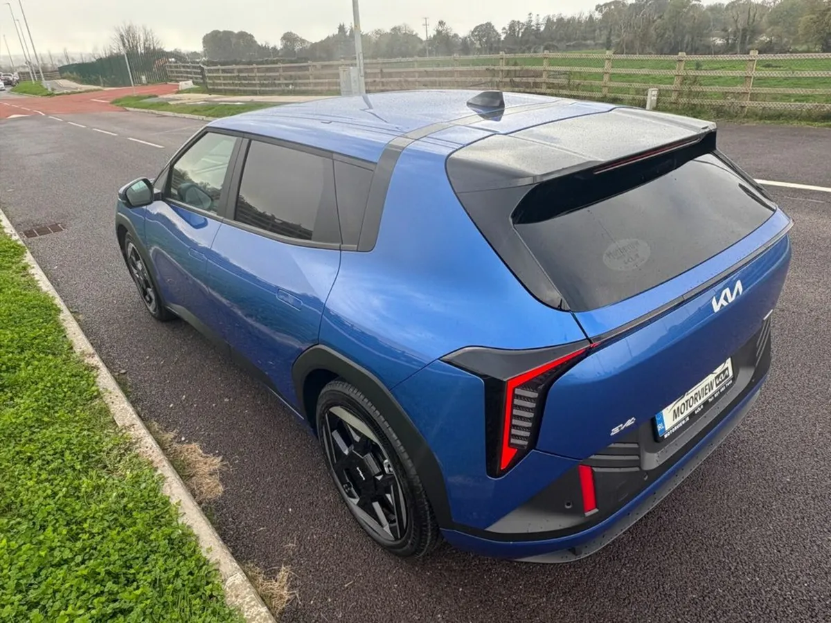 Kia EV4 Limited edition DEMO EV4 K3, **81kwh batte - Image 3