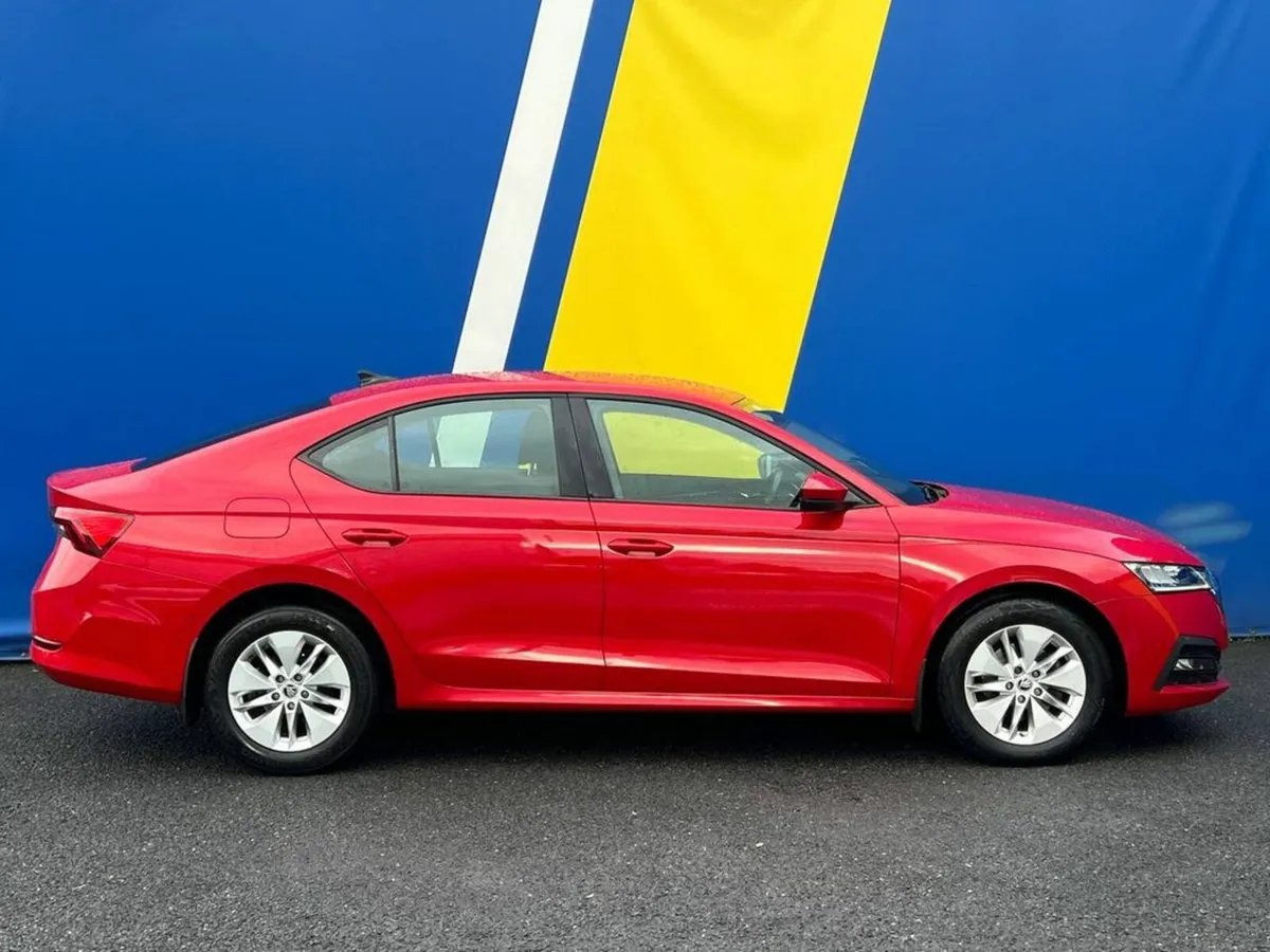 Skoda Octavia TECHNOLOGY 2.0 TDI // PARKING SENSOR - Image 2