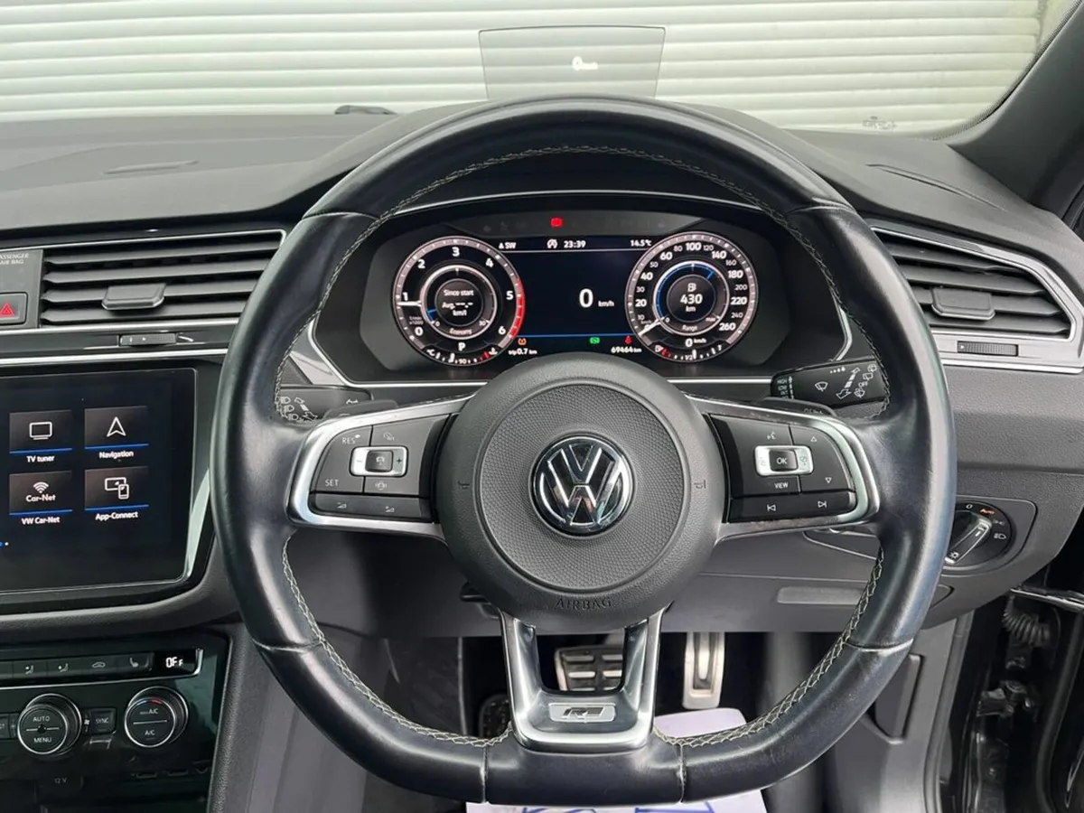 Volkswagen Tiguan R-LINE BLACK EDITION 4MOTION 2.0 - Image 4