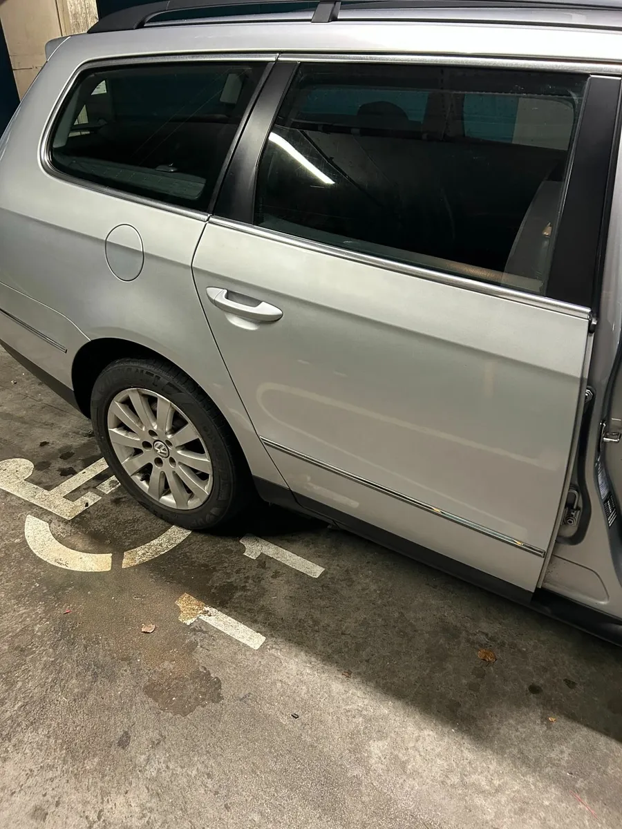 Volkswagen Passat 2008 - Image 3