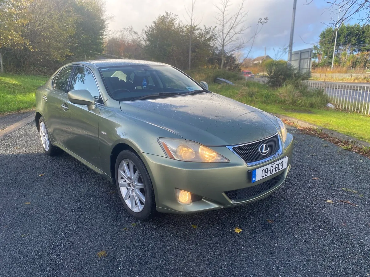 Lexus IS220D - Image 2