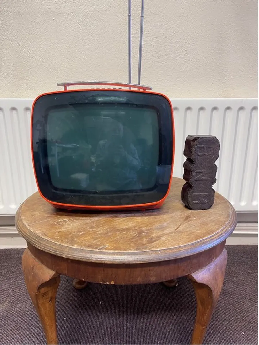 Spaceage Vintage Retro TV Italian - Image 1