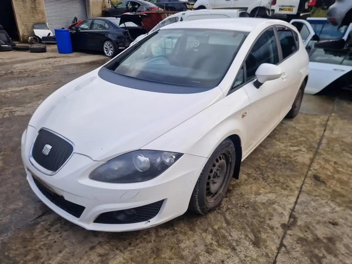 VOLKSWAGEN AND VAN PARTS - Image 4