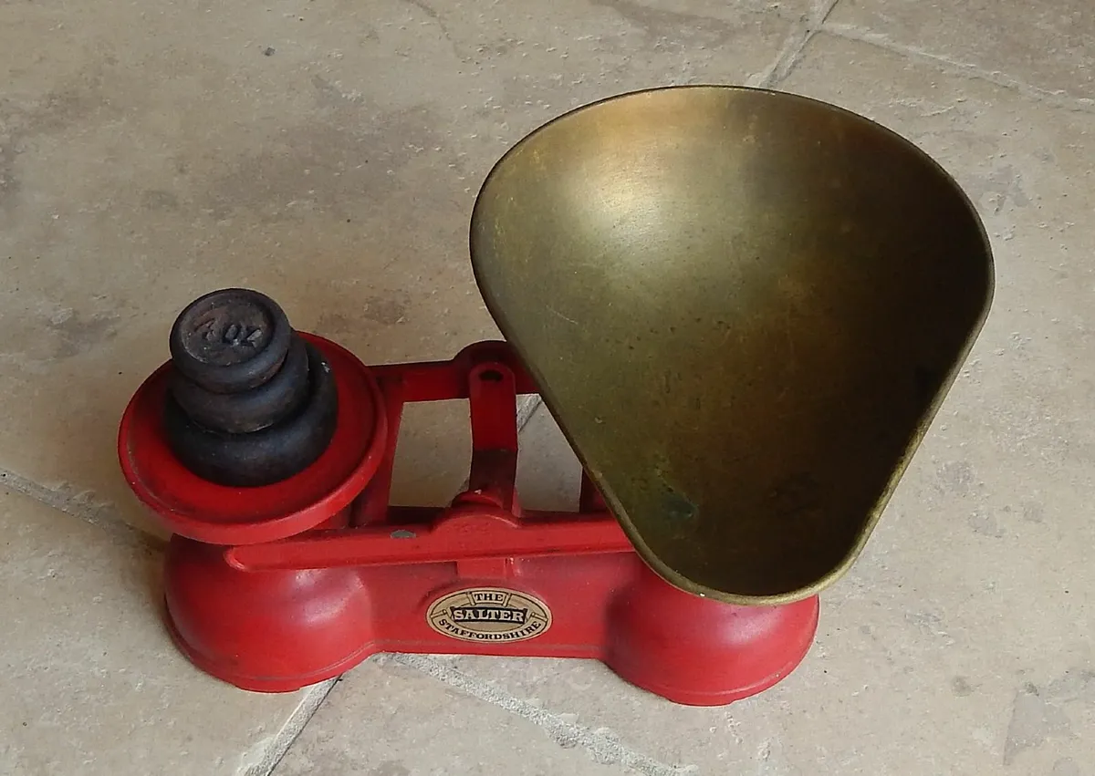 Vintage Salter Cast Iron and Brass Kitchen Scales - Image 2