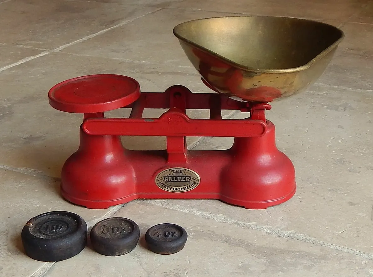 Vintage Salter Cast Iron and Brass Kitchen Scales - Image 3