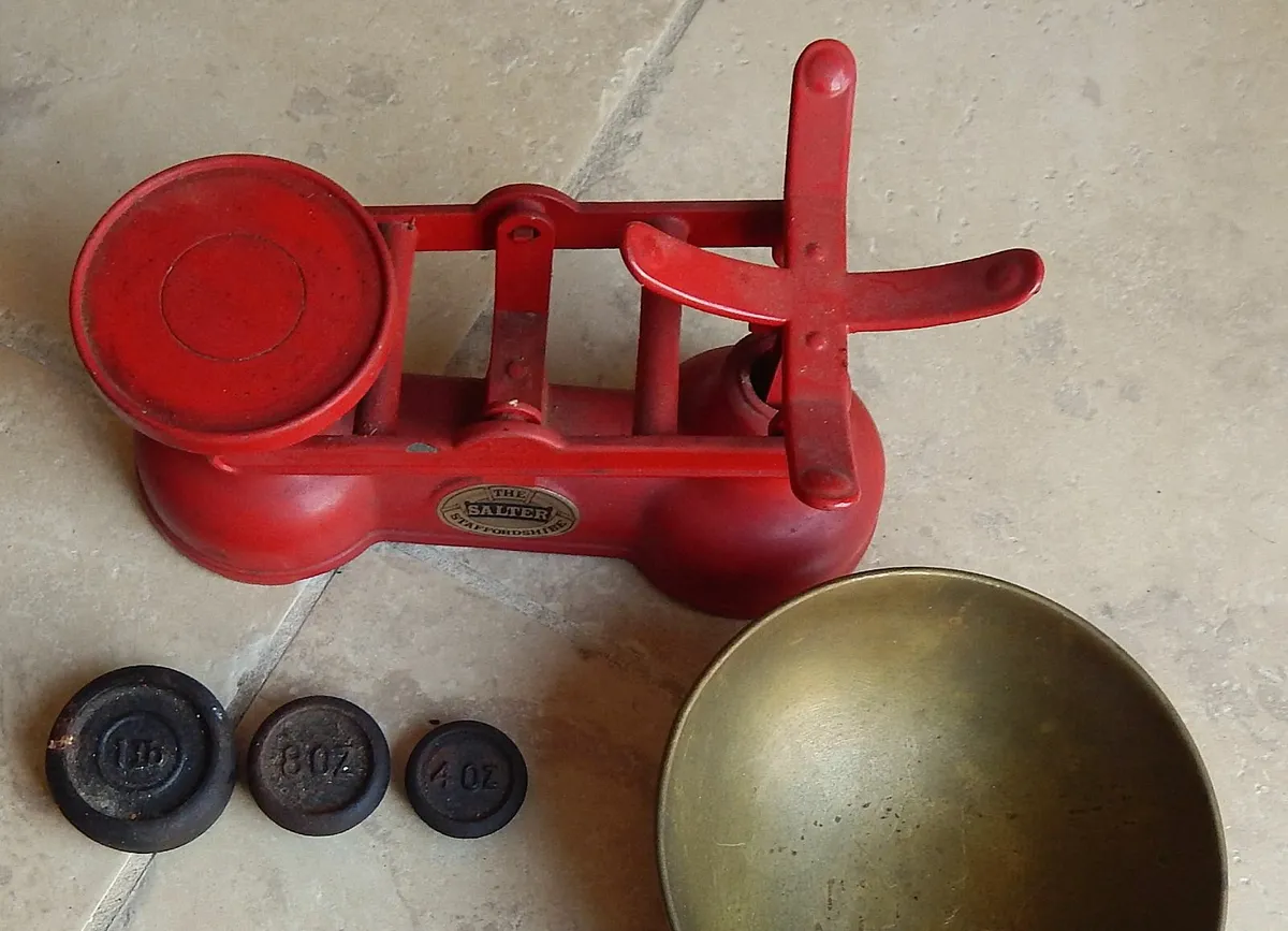 Vintage Salter Cast Iron and Brass Kitchen Scales - Image 4
